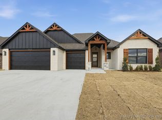 23119 E 107th St S, Broken Arrow, OK 74014