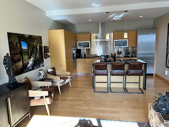 5th image of 1133 14th St Unit 2340