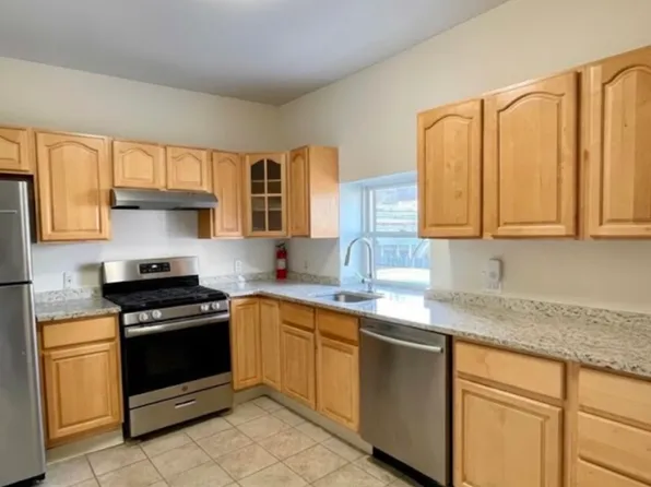 1401 6th St #1, North Bergen, NJ 07047