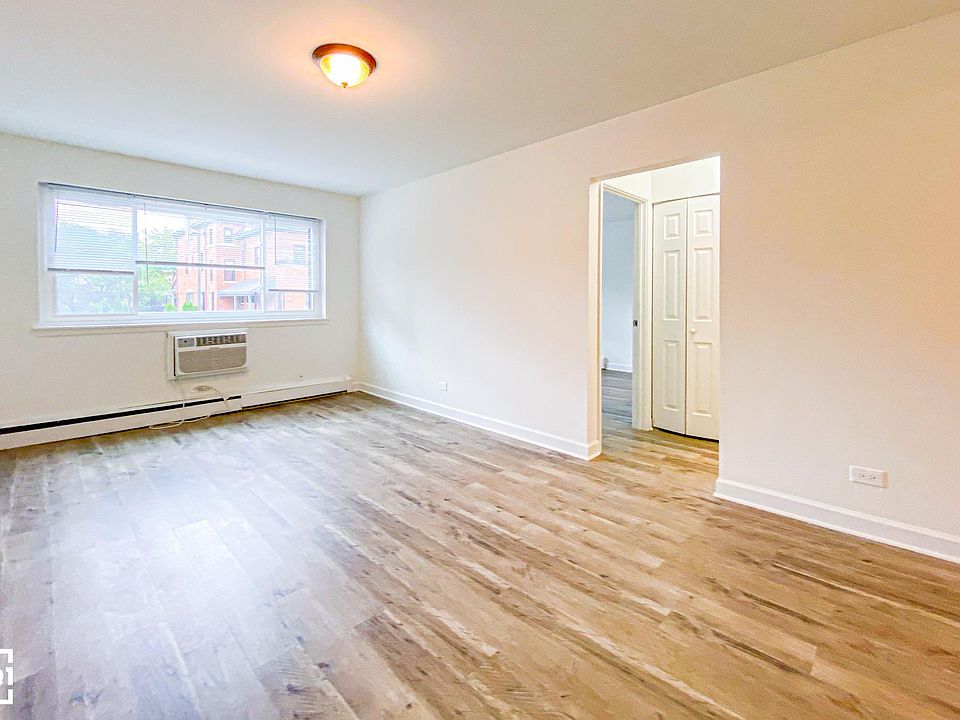 1st image of 6211 N Winthrop Ave #206