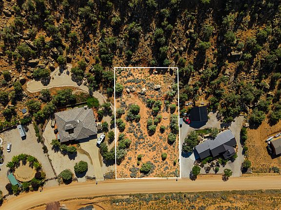 4th image of 2868 N Foothill Dr