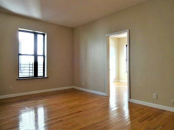 4th image of 430 61st St #C4
