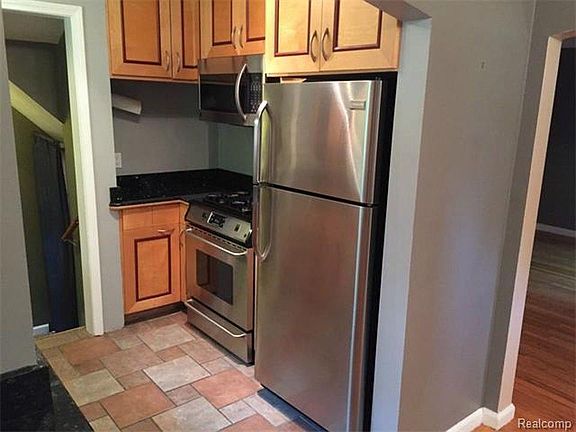 2nd image of 2603 N Wilson Ave