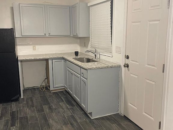 4th image of 4063 Tara Dr