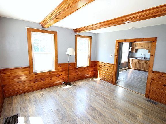 3rd image of 18 Bolton Pl
