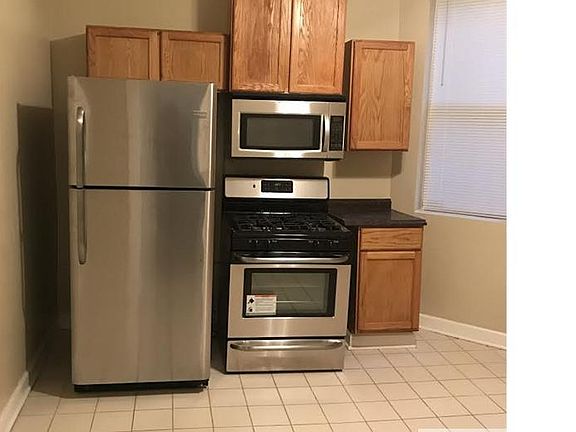 2nd image of 5522 S Loomis Blvd #2