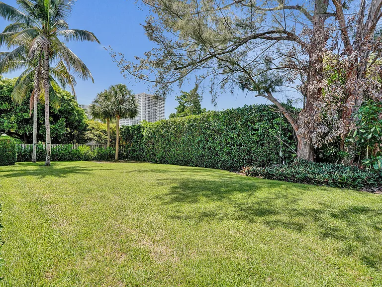 248 Codrington Dr — Photo 52
