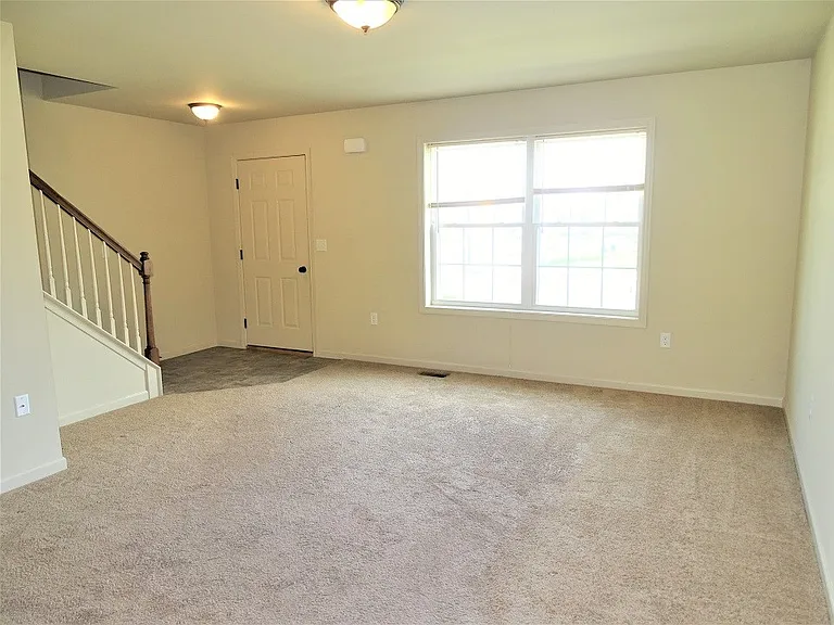 402 Marlene Way — Photo 2