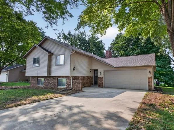 2818 26th St NW, Rochester, MN 55901