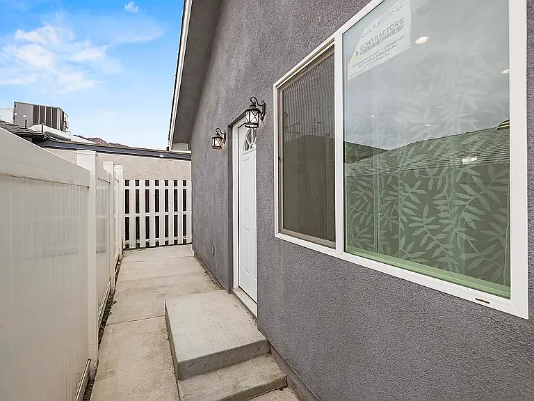 10924 Woodward Ave — Photo 14