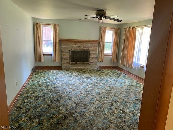 4th image of 2962 Seikel Dr NE