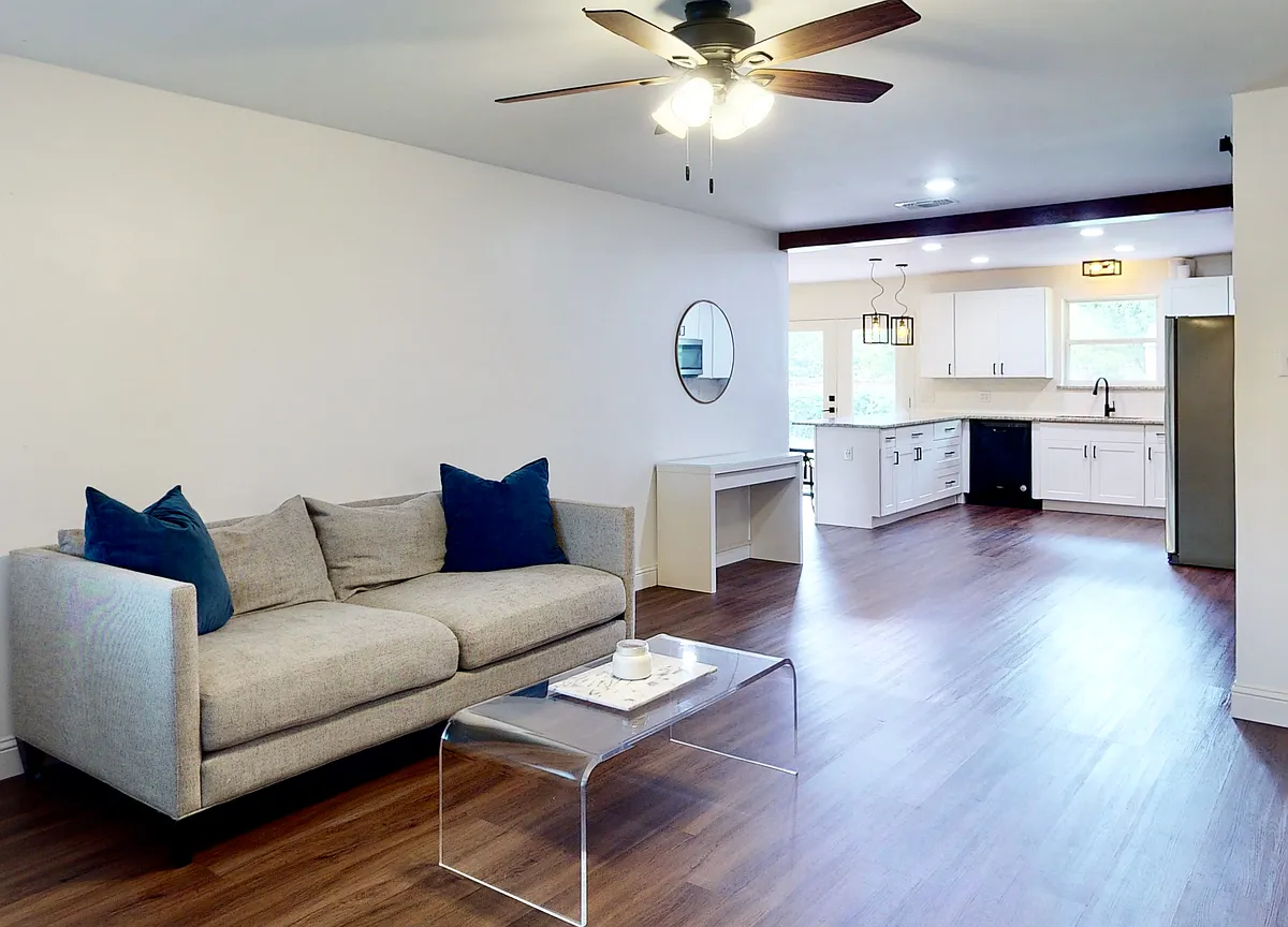 Building Photo - 808 Scottsdale Dr