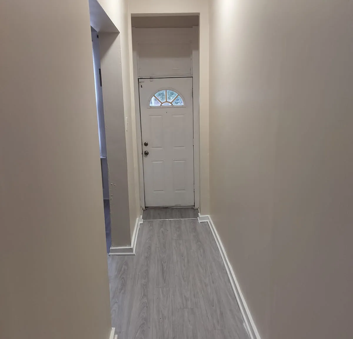 2 bed, 1200 sqft, $1,300 — Photo 2