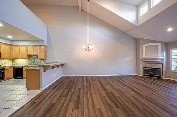 449 Taunton Dr