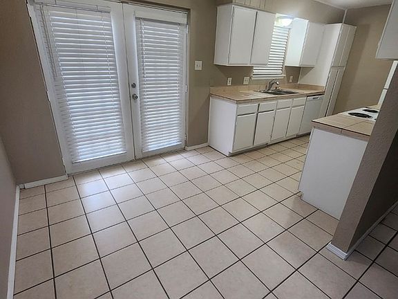 5th image of 4405 Crockett Ave APT B