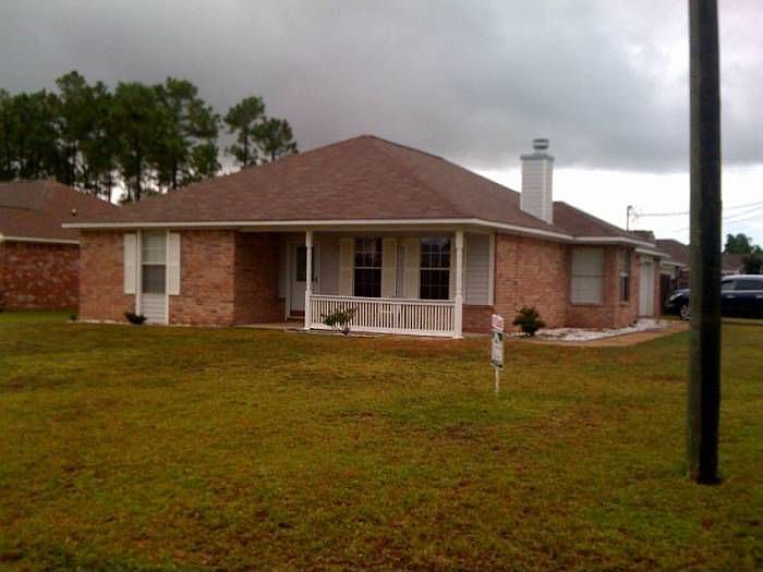 EXTERIOR FRONT CORNER LOT
