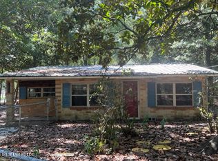 3009 Oak St, Gautier, MS 39553