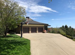 1337 Stratford Ct, Middleton, WI 53562