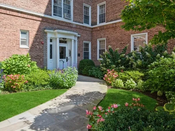 8 Midland Gardens #3I, Bronxville, NY 10708