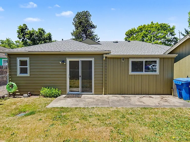 3080 Park Ave NE — Photo 31
