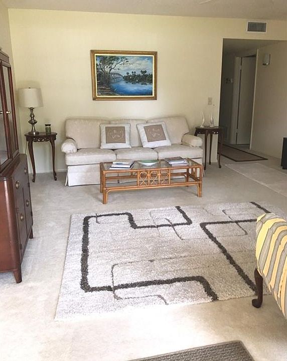1st image of 19 Vista Gardens Trl