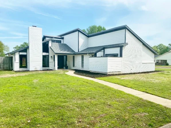 415 Brookwood Dr, Mount Pleasant, TX 75455