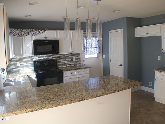 4th image of 6104 N 72nd Dr