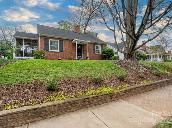 717 Woodruff Pl, Charlotte, NC 28208