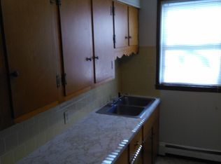 29 Linton St, Pawtucket, RI 02861