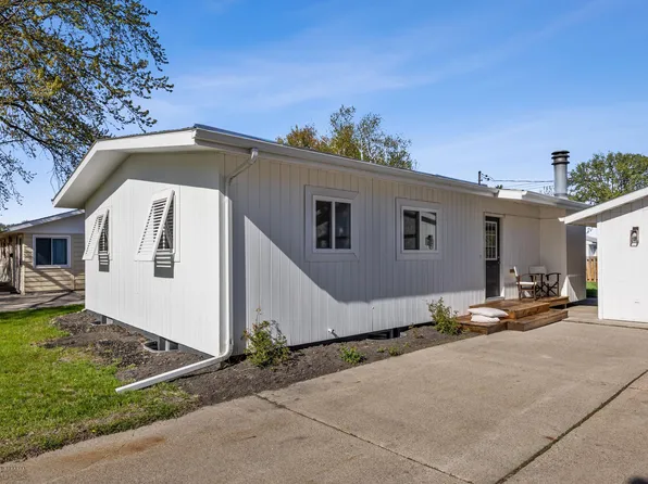3017 8th St N, Fargo, ND 58102