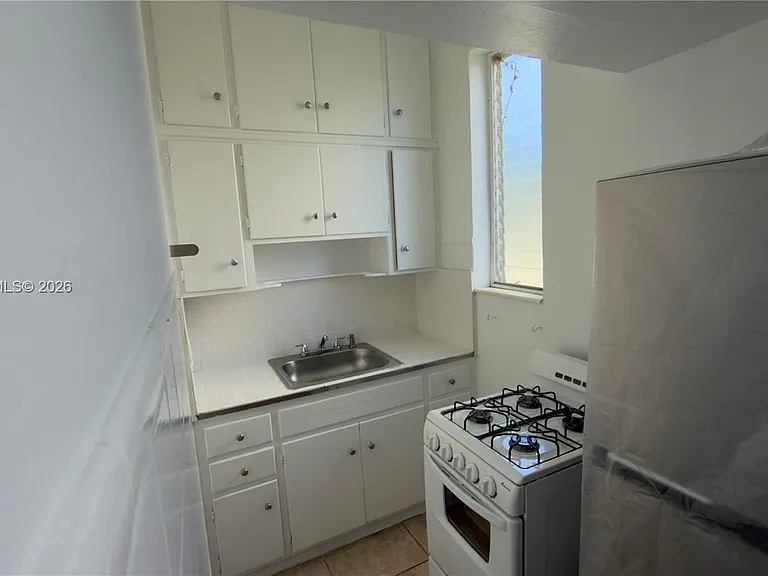 808 84th St #812 — Photo 9