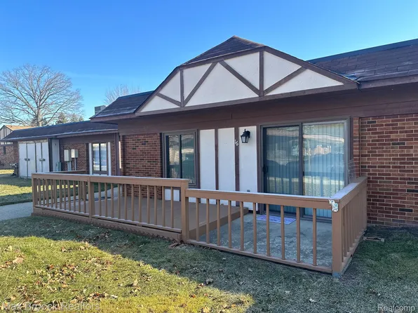 29900 Grand Oaks Dr APT 16, Warren, MI 48092