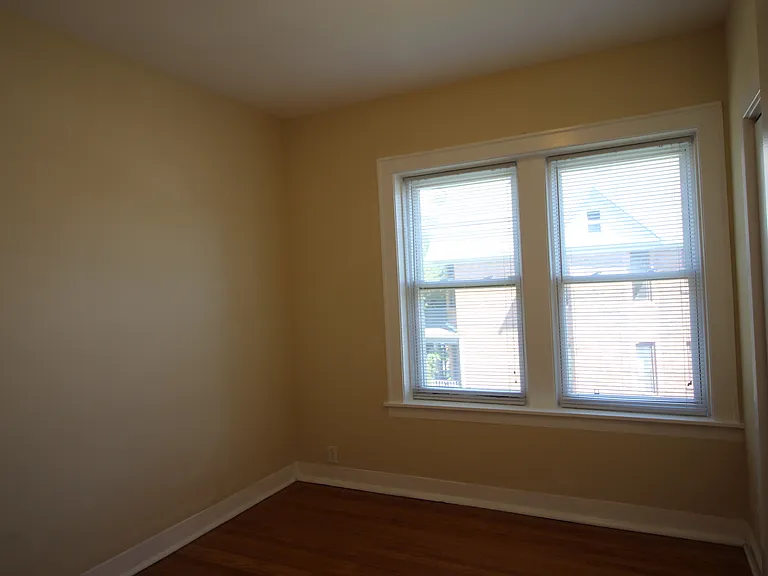 4029 N Monticello Ave — Photo 3