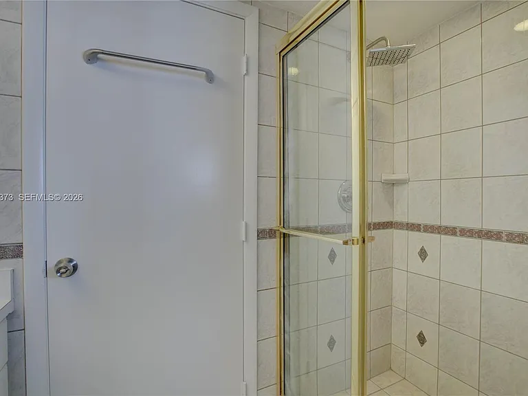 616 SW 11th Ct — Photo 38