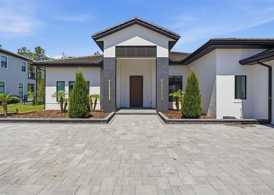 1st image of 15800 PENDIO DRIVE