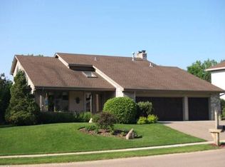 9270 Hyland Creek Rd, Bloomington, MN 55437