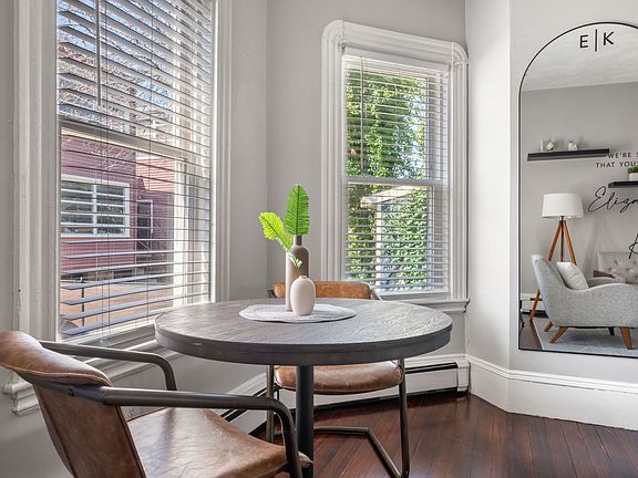 4th image of 30 Henry St #1