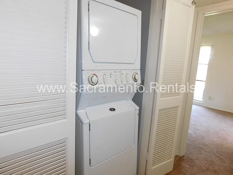 750 Del Verde Cir #2 — Photo 9