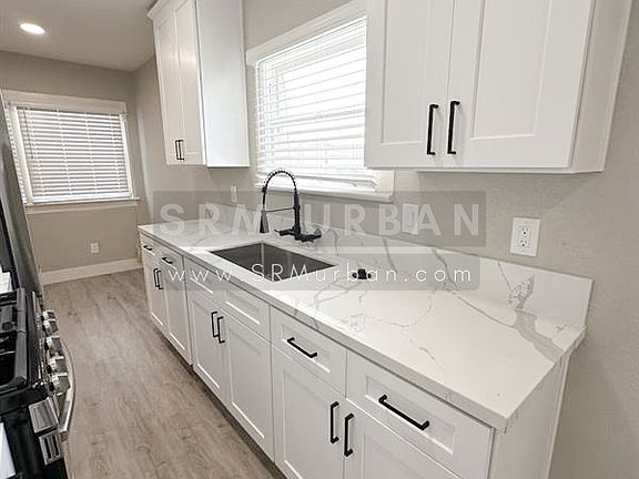 4th image of 3325 30th St