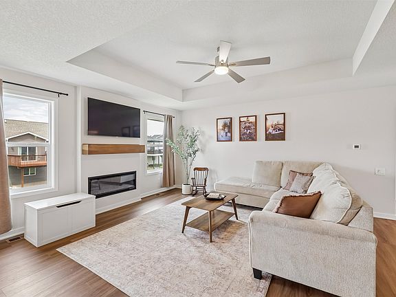 5th image of 5400 Leyden Ave