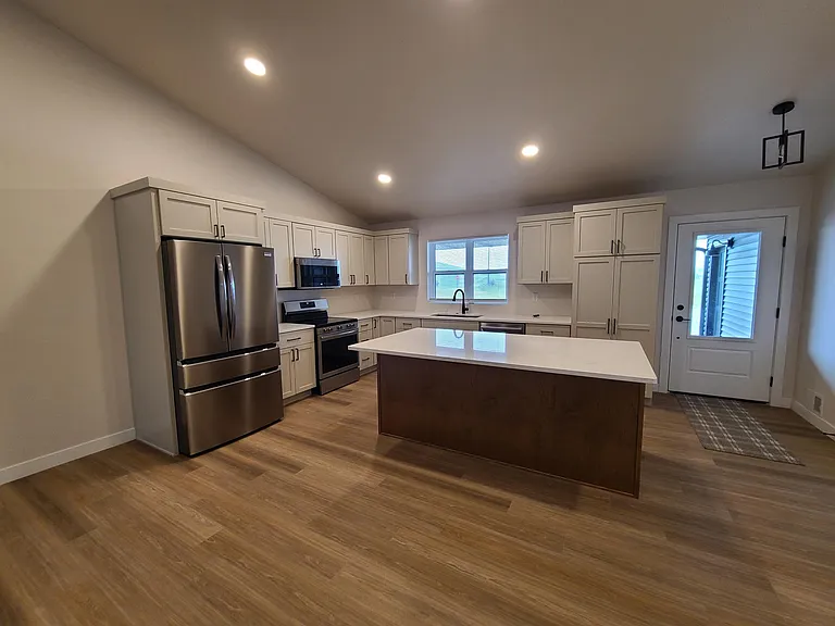 421 Founders Way — Photo 5