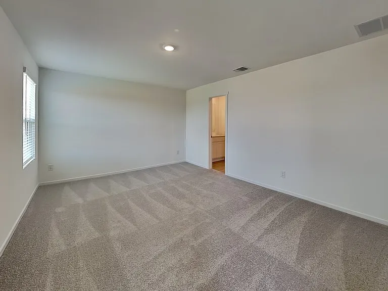 3707 Longleaf Dr — Photo 7
