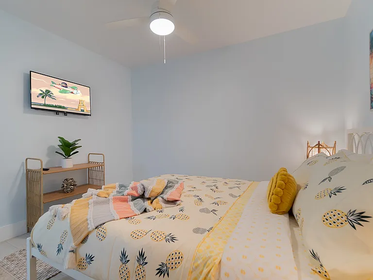 1332 Longwood St #2 — Photo 13
