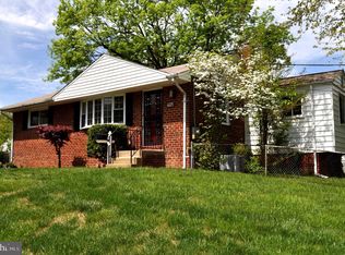 702 Robert Rd, Rockville, MD 20850