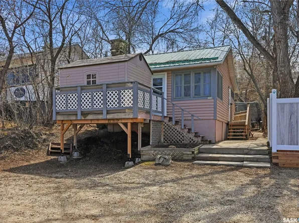 228A Green Avenue, Regina Beach, SK S0G 4C0