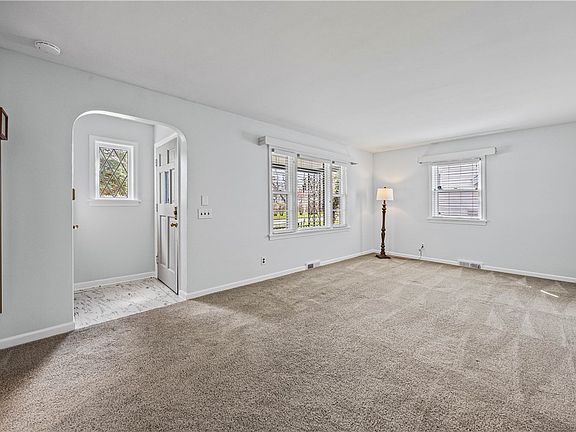 3rd image of 515 Shelford Rd
