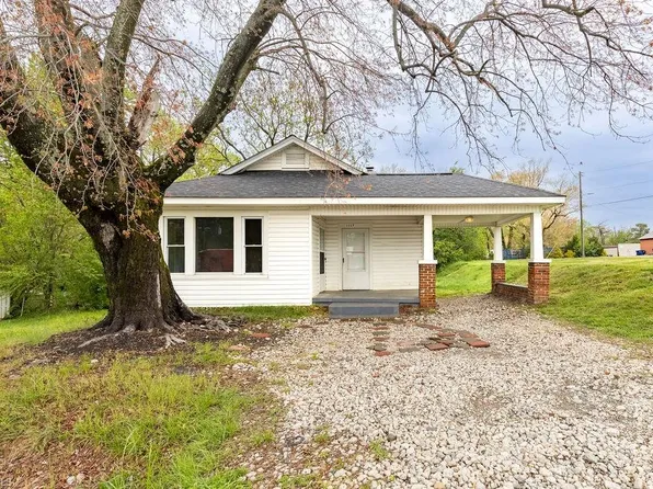 1117 Cayuga St, Winston Salem, NC 27105