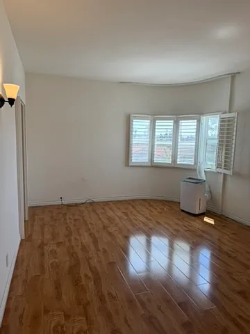 839 N Alexandria Ave — Photo 5