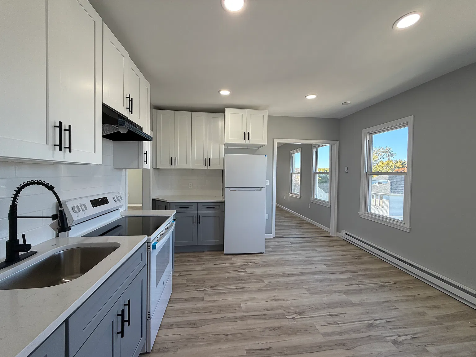 3 bed, 950 sqft, $1,495 — Photo 2