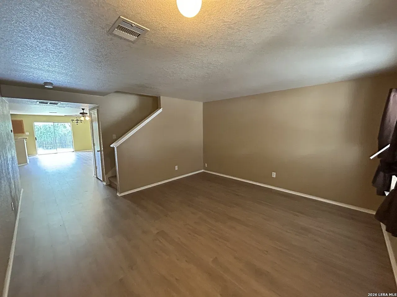 3 bed, 2536 sqft, $1,795 — Photo 2